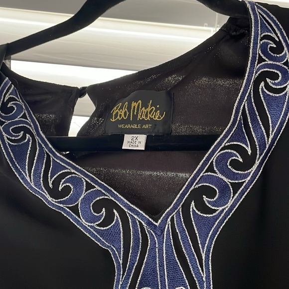 Gently worn bob Mackie 2x shirt - Picture 4 of 13